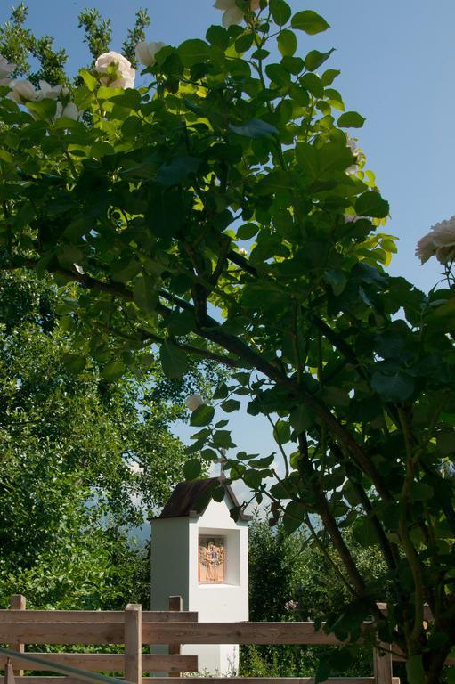 Pension Angergut Cermes Buitenkant foto